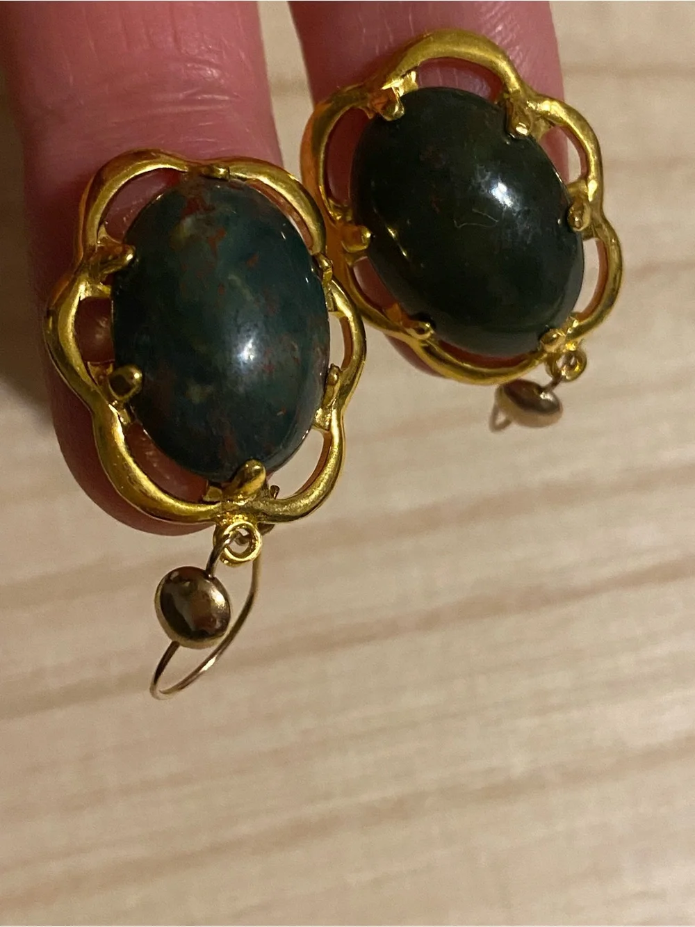 Vintage Earrings Gold Tone Scalloped Setting Dark Green Dark Red Spots Cabochon